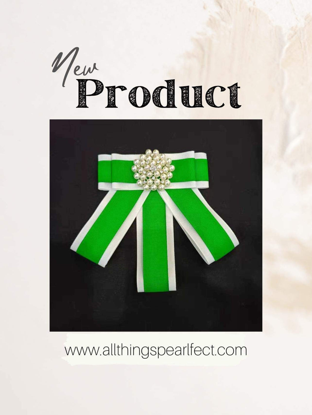 GREEN AND WHITE BROOCH